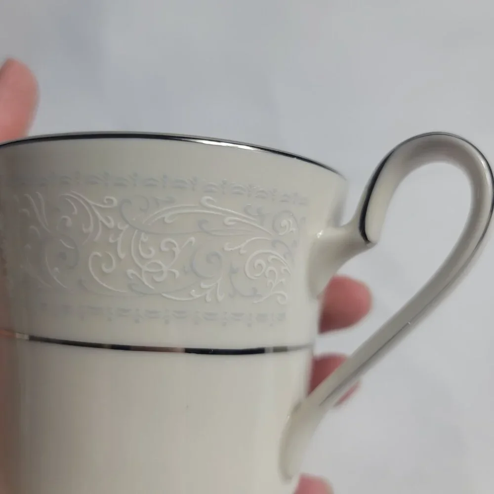 Noritake Trudy Creamer Ivory with Blue & White Scrolls #7087